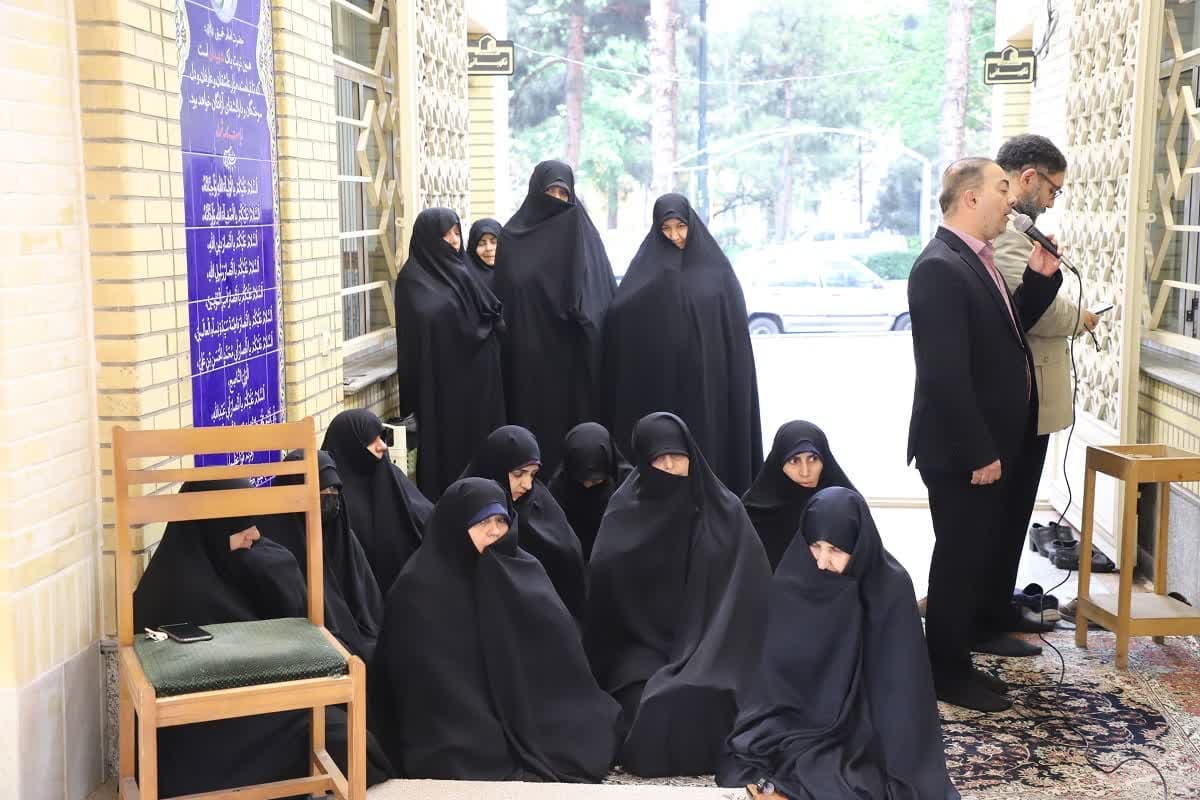 تمشیت حوزههای علمیه خواهران بر مبنای آموزههای دینی استوار است