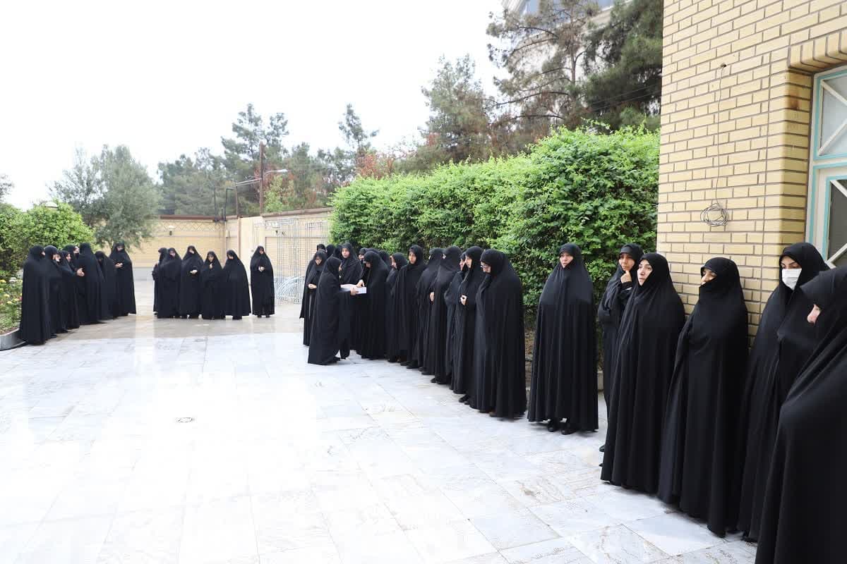 تمشیت حوزههای علمیه خواهران بر مبنای آموزههای دینی استوار است