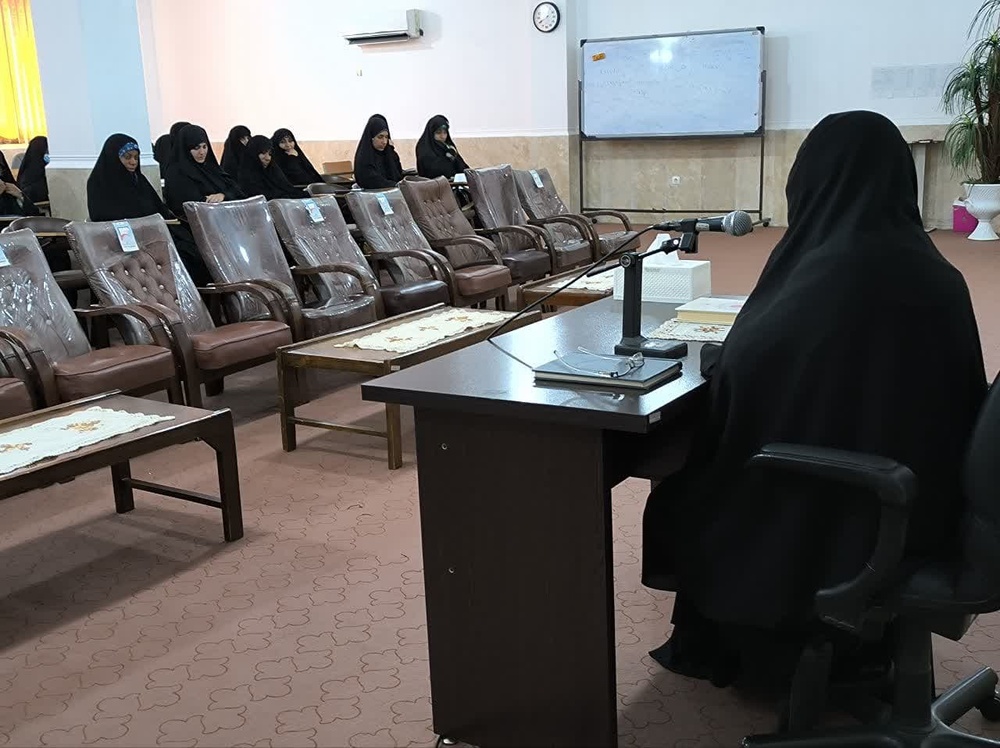 محاسبه نفس چراغ راهی برای رسیدن به کمال و تعالی است 