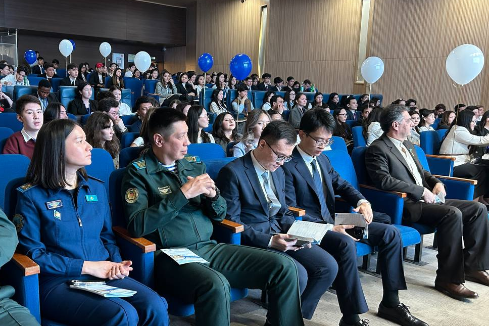 جمهوری اسلامی ایران بر نقش مؤثر جوانان تأکید دارد