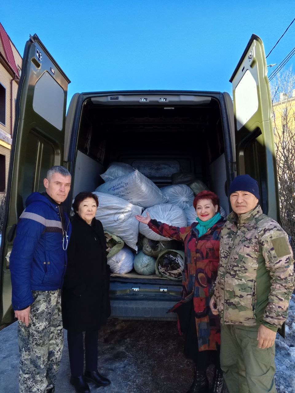 زنان روسی، با جمعآوری کمکهای داوطلبانه به مصاف مقابله با آمریکا رفتند