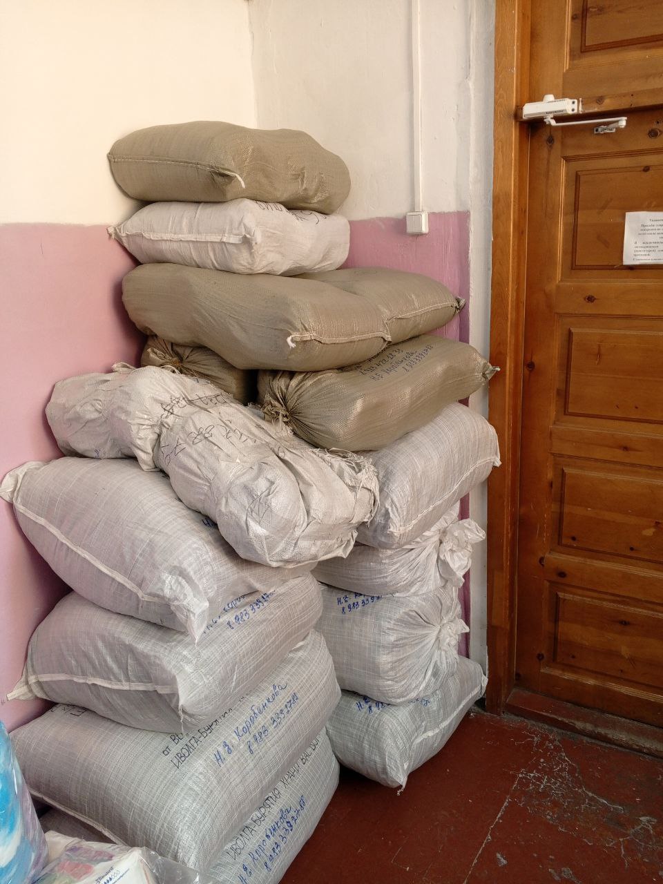 زنان روسی، با جمعآوری کمکهای داوطلبانه به مصاف مقابله با آمریکا رفتند