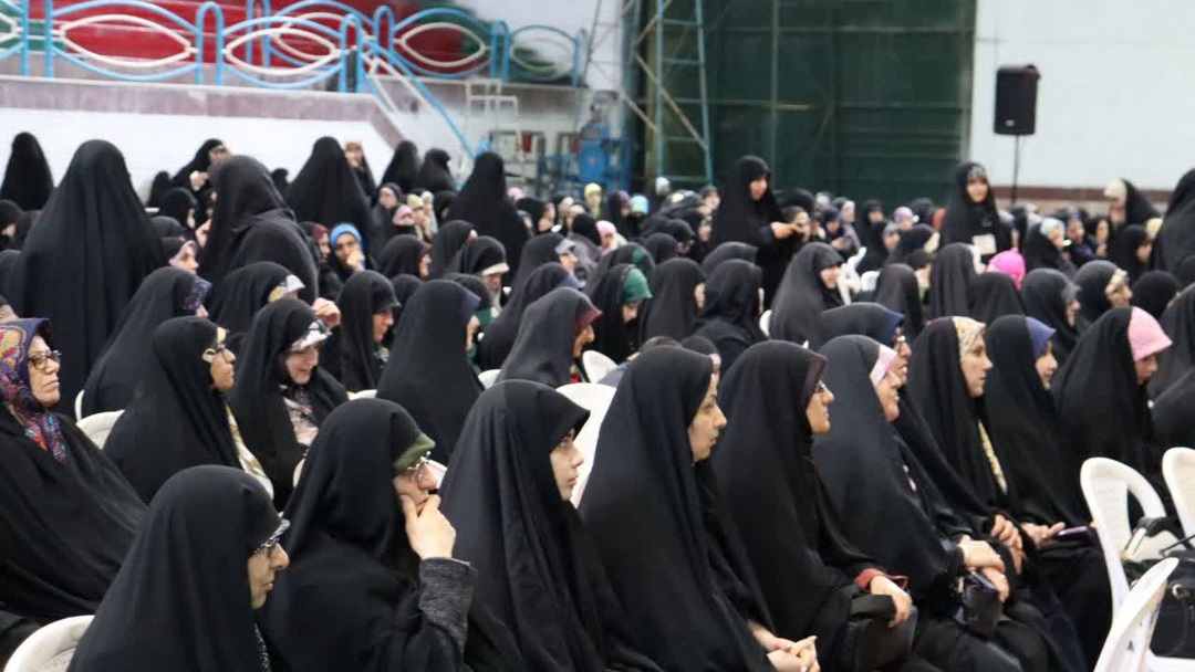 بدرقه باشکوه بانوان بسیجی رشت در جشنواره «ایران قوی»