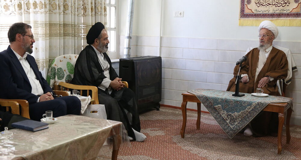 ضرورت رفع نواقص فعالیتهای حج و عمره و کاهش قیمت حج