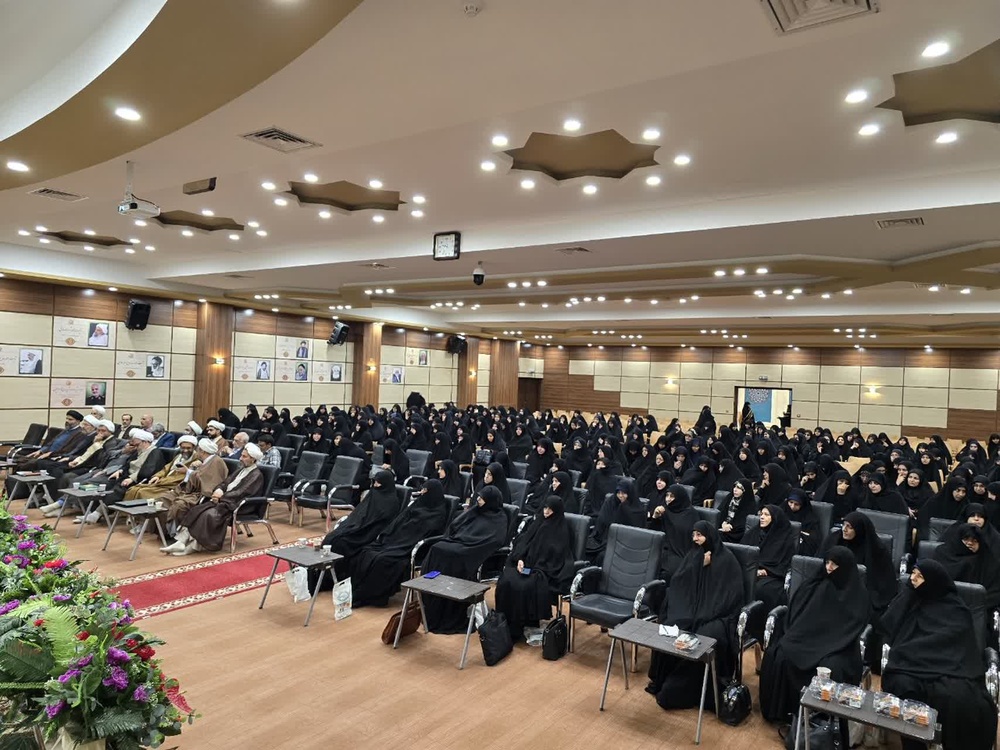 نقش بنیادین حوزههای علمیه خواهران در حفظ ارزشهای اسلامی