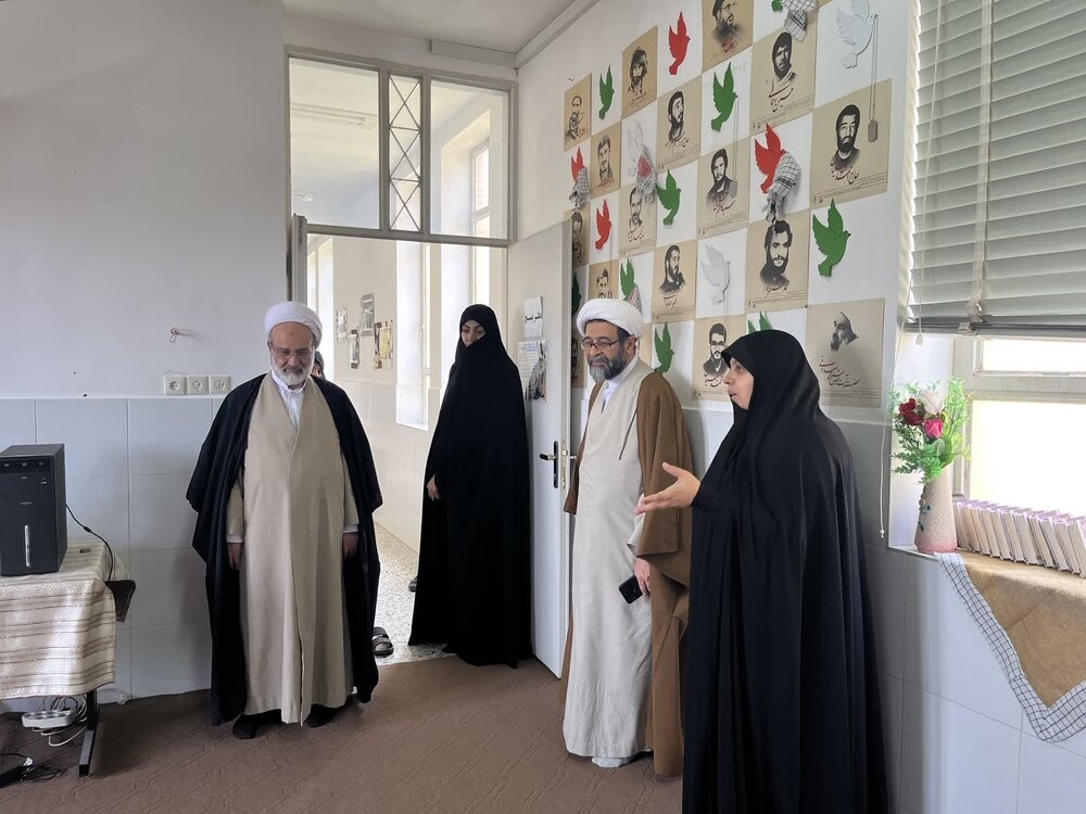 بازدید مدیر حوزه‌های علمیه خواهران، از مدرسه علمیه خواهران حضرت سیدالشهدا(ع) یزد