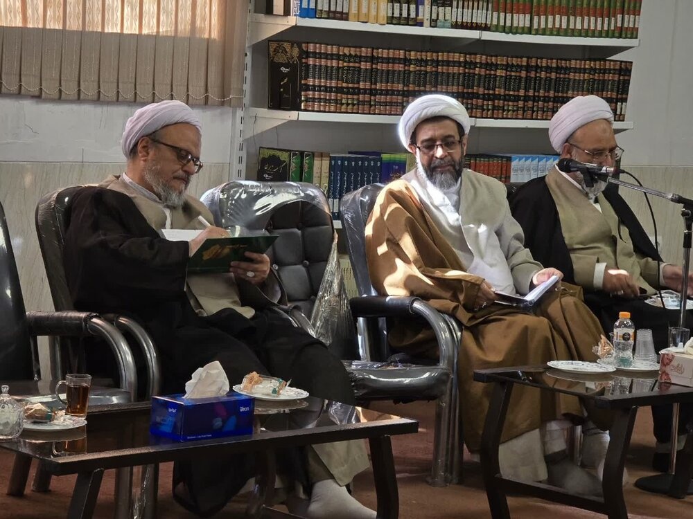 برگزاری نشست هم‌اندیشی با روحانیون مسئول نهادهای استان یزد