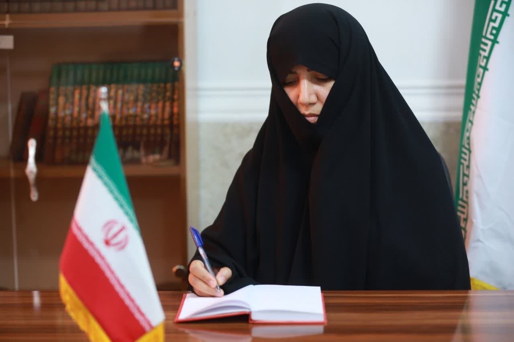 تقدیر از پژوهشگران در اختتامیه جشنواره رشد و جشنواره بانوی کرامت در استان هرمزگان 