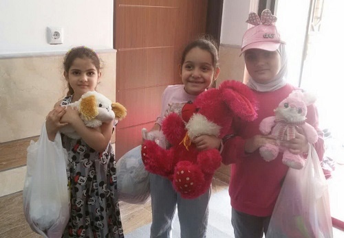 برپایی نمایشگاه لباس ویژه خانواده شیعیان کشور سوریه در مدرسه علمیه پردیسان قم