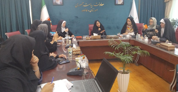 دیدار اعضای بانوان خانه احزاب با معاونت زنان رئیس‌جمهور