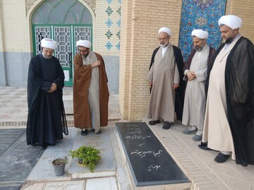 مدیر حوزه‌های علمیه خواهران کشور در میبد/ برنامه‌های ویژه و ادای احترام به شخصیت‌های علمی و شهدای گرانقدر