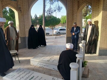 مدیر حوزه‌های علمیه خواهران کشور در میبد/ برنامه‌های ویژه و ادای احترام به شخصیت‌های علمی و شهدای گرانقدر