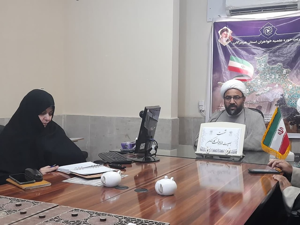 تبعیت از تصمیمات حاکمیت و منویات مقام معظم رهبری امری ضروری است