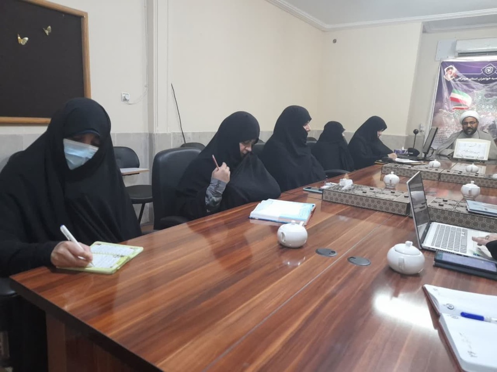 تبعیت از تصمیمات حاکمیت و منویات مقام معظم رهبری امری ضروری است