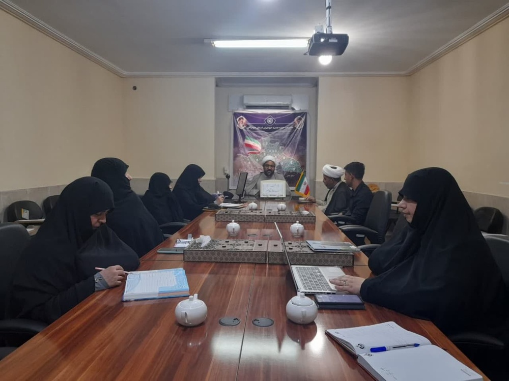 تبعیت از تصمیمات حاکمیت و منویات مقام معظم رهبری امری ضروری است