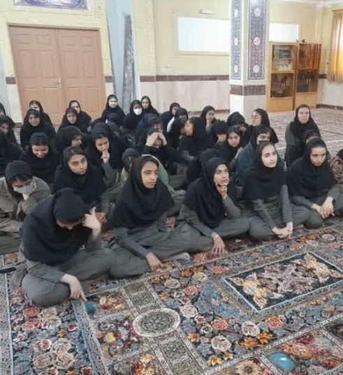 بازدید دانشآموزان از حوزه علمیه کامیاران