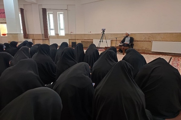 زوال فرهنگی جامعه از پیامدهای ارتکاب گناه است