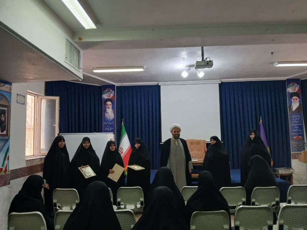 بازدید جامع مدیر حوزه‌های علمیه خواهران استان کردستان از مرکز تخصصی الزهرا (سلام‌الله‌علیها)