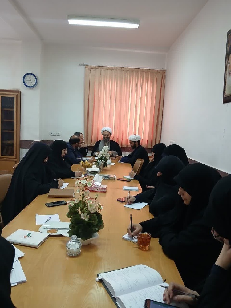 بازدید جامع مدیر حوزههای علمیه خواهران استان کردستان از مرکز تخصصی الزهرا (سلاماللهعلیها)