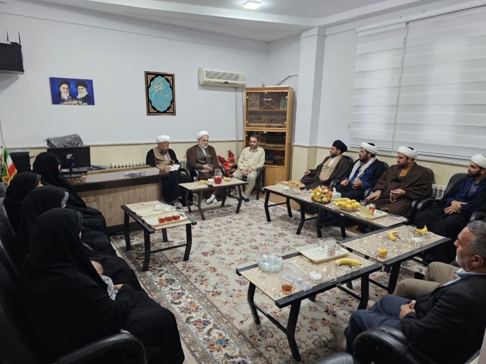 بازدید نماینده ولی‌فقیه از مدرسه علمیه خواهران سقز و برگزاری آیین بزرگداشت میلاد حضرت معصومه (سلام الله علیها)  