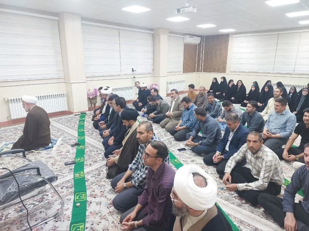 بازدید نماینده ولی‌فقیه از مدرسه علمیه خواهران سقز و برگزاری آیین بزرگداشت میلاد حضرت معصومه (سلام الله علیها)  