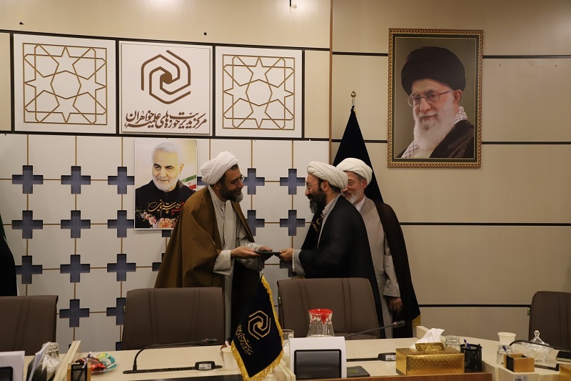 تعلیم و تربیت، پایه و اساس هویت طلبگی را تشکیل میدهد