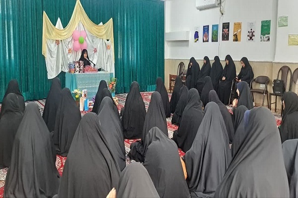 اساتید حوزه بر اساس مقتضیات زمان با نسل جوان برخورد کنند