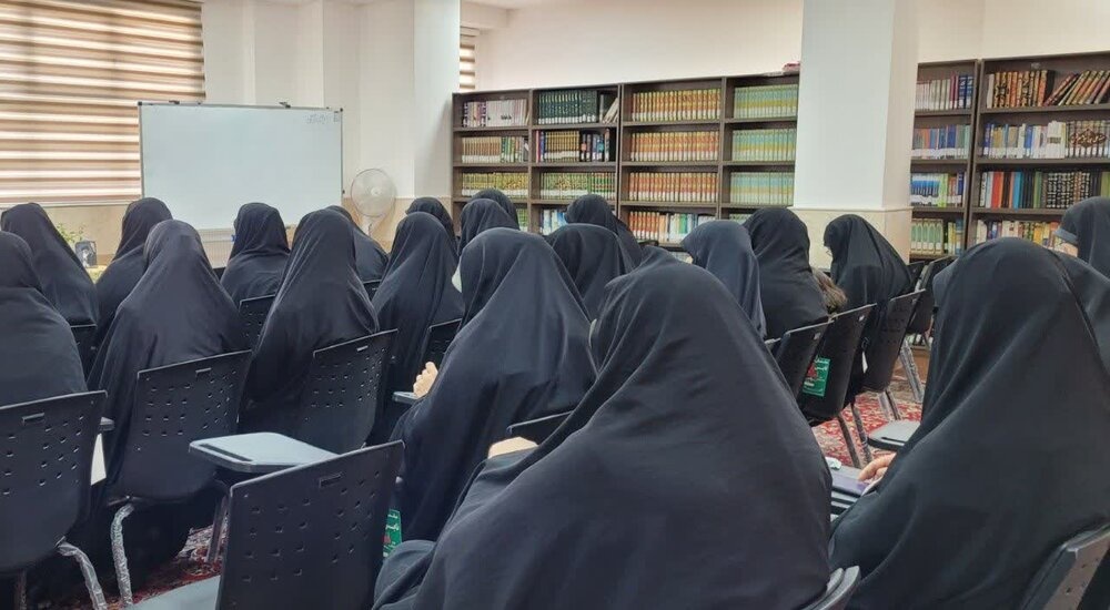 مراسم جشن ولادت امام رضا (ع)در مؤسسه آموزش عالی ریحانة النبی اراک
