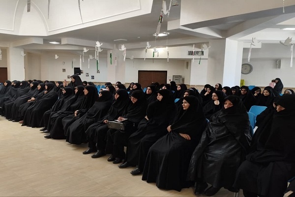 بانوان طلبه شخصیت علمی را در وجود خود نهادینه کنند