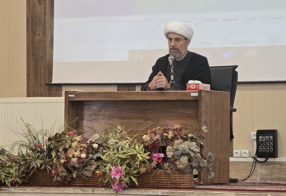 بانوان، پرچمداران گفتمان تبلیغی نوین؛ نگاهی تازه به نقش زنان در تبیین دین