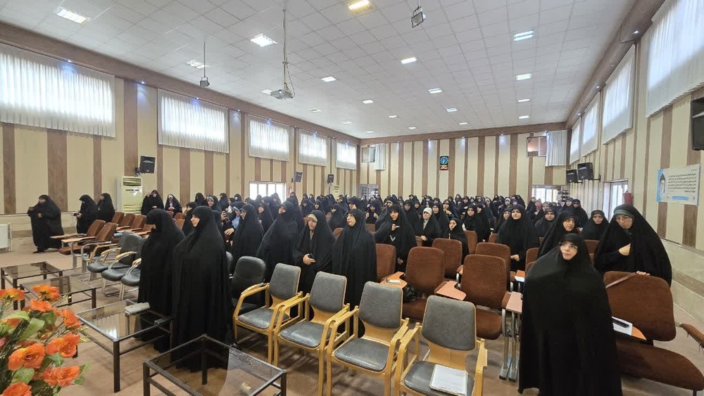 بانوان، پرچمداران گفتمان تبلیغی نوین؛ نگاهی تازه به نقش زنان در تبیین دین