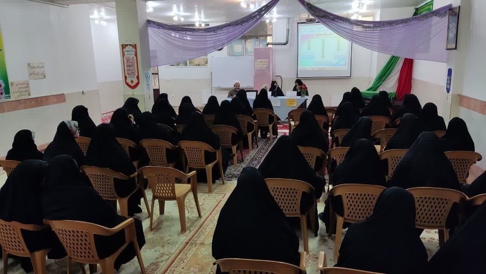برگزاری کرسی آزاداندیشی با موضوع تأثیرات محبت کلامی بر سلامت روان فرزندان
