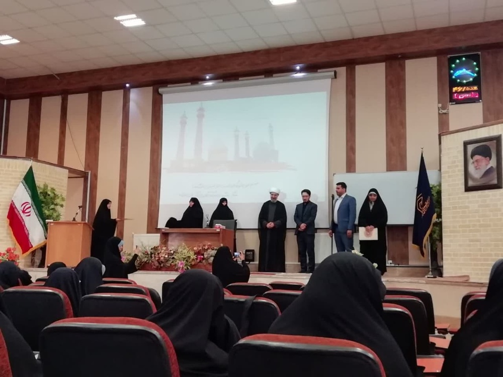 تقدیر از فعالین عرصه خبر حوزه علمیه خواهران استان هرمزگان