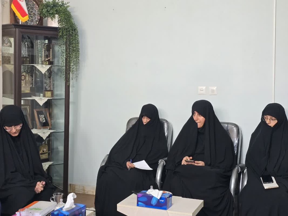 امکان اجرای طرح «تدبر در قرآن» در جلسه‌ای در حوزه علمیه خواهران یزد بررسی شد