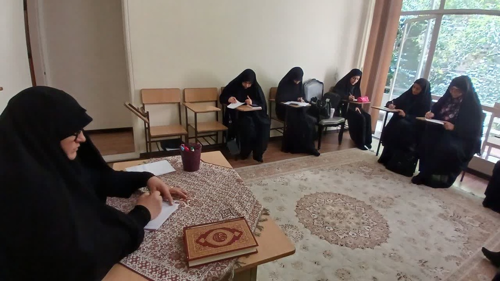 بازدید معاونین مدیریت حوزه علمیه خواهران استان تهران از مدرسه علمیه قبا