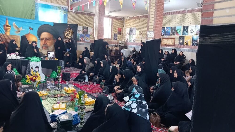 نخستین سالگرد شهادت شهید رئیسی در امامزاده یحیی(ع) ساوه