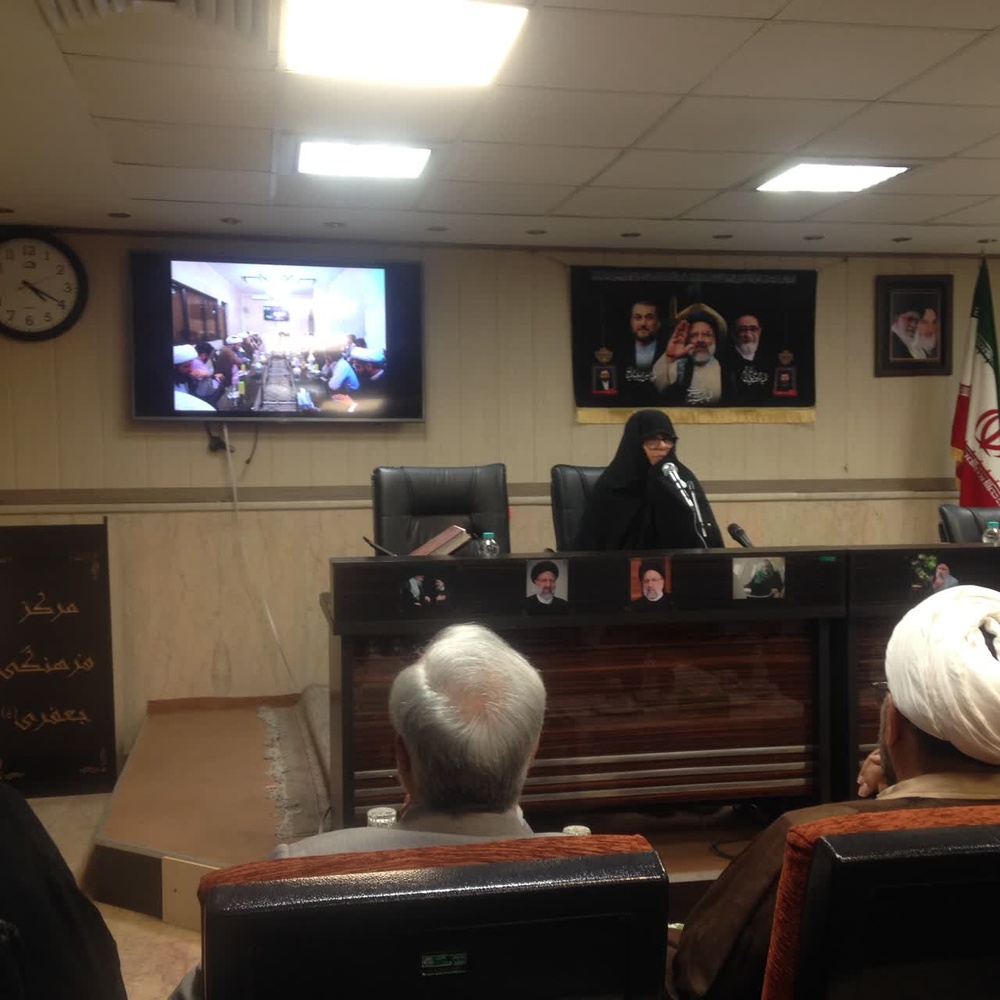 تأکید شهید جمهور بر تربیت طلاب عالم، مبلغ و اجرای دین 