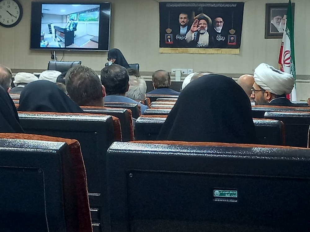 تأکید شهید جمهور بر تربیت طلاب عالم، مبلغ و اجرای دین 