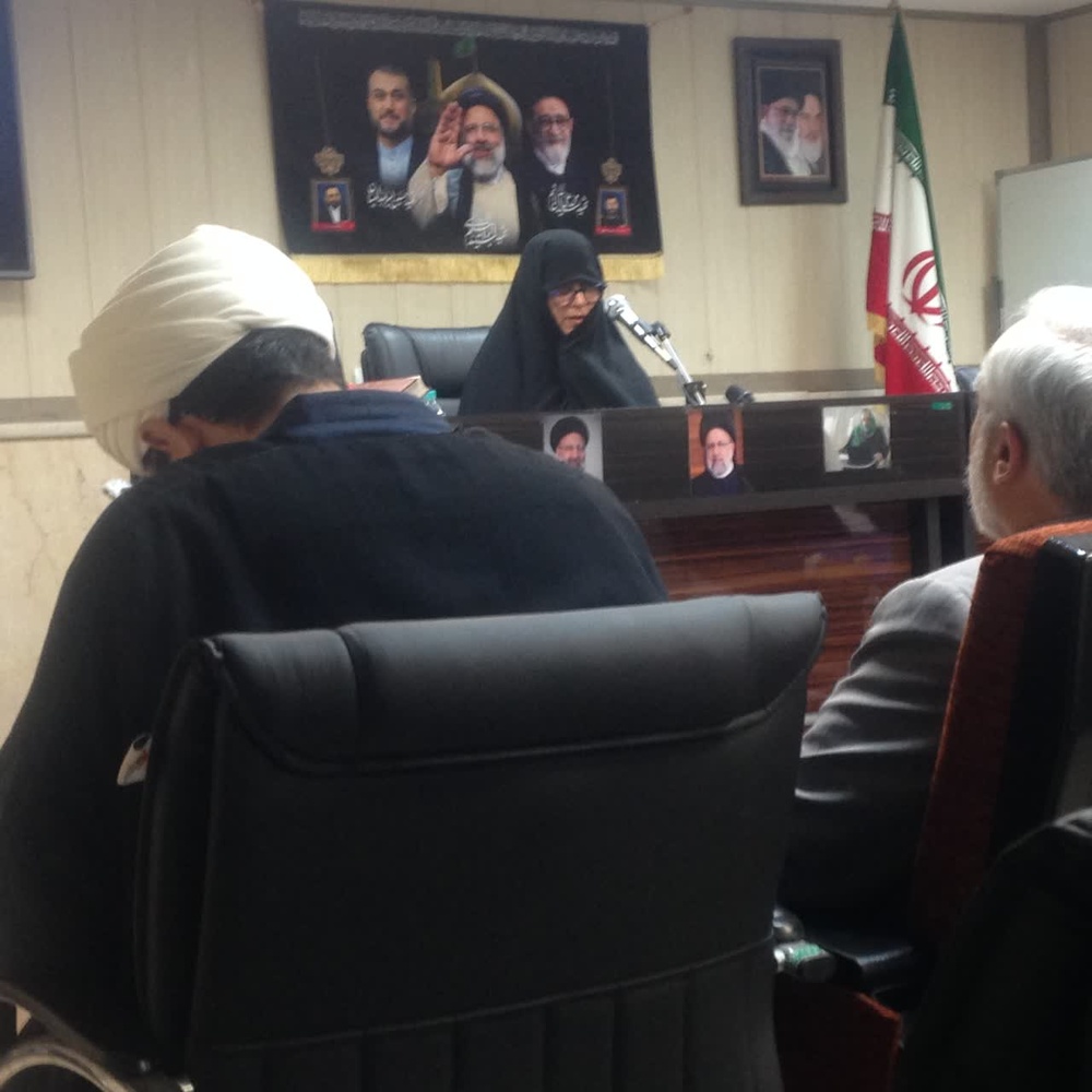 تأکید شهید جمهور بر تربیت طلاب عالم، مبلغ و اجرای دین 