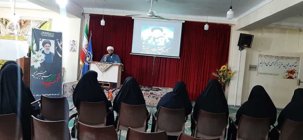 عرفان و معنویت در خلوت با خدا و خدمت به خلق خلاصه می‌شود 