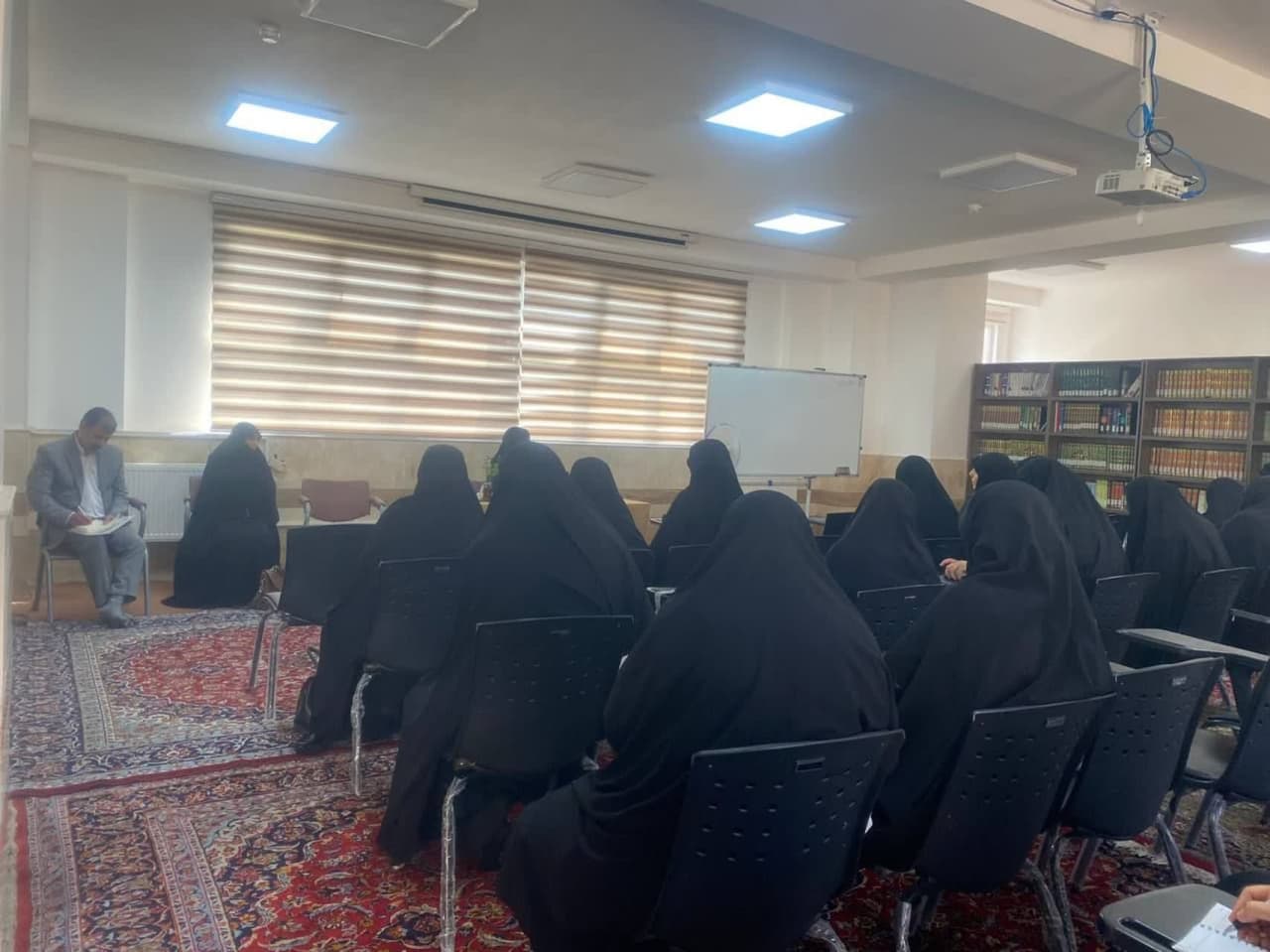 تنظیم راهبردی و مدیریت جامع حوزه‌های خواهران مطابق با منشور رهبری وظیفه عینی است