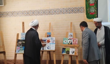 تصاویر/ رونمایی از ۲۴ جلد کتاب در حوزه علمیه خواهران استان مرکزی