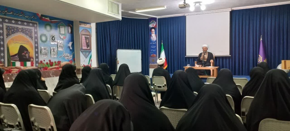 بررسی چالش‌های پذیرش و جذب طلاب در مرکز تخصصی الزهرا (سلام الله علیها) شهرستان قروه