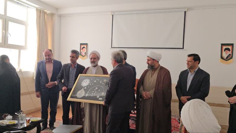 همافزایی حوزه علمیه و منابع طبیعی در مهریز؛ «نارنجستان حضرت زهرا(س)» افتتاح شد