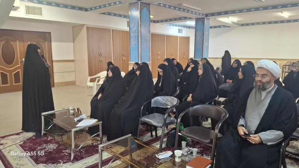 بهبود فرآیند جذب طلاب؛تأکید مدیر حوزه های علمیه خواهران استان کردستان بر پیگیری مستمر