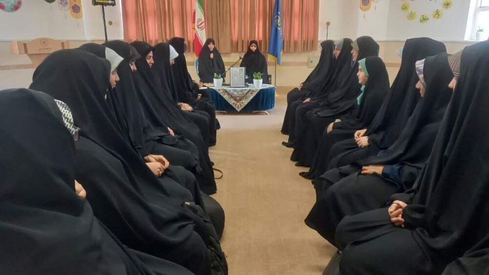 برگزاری کرسی آزاداندیشی «نقش زن در روابط عاطفی خانواده»