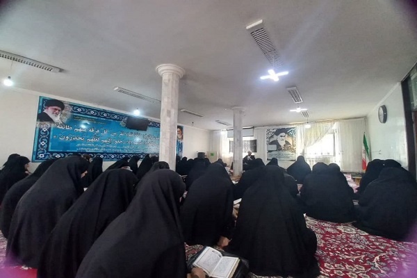 مسؤولان با ادامه راه امام(ره) عزت و سربلندی کشور را حفظ کنند