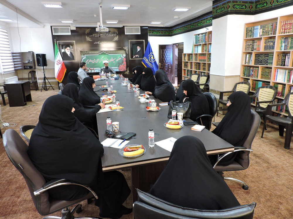 نشست استانی مدیران مدارس علمیه استان کرمانشاه