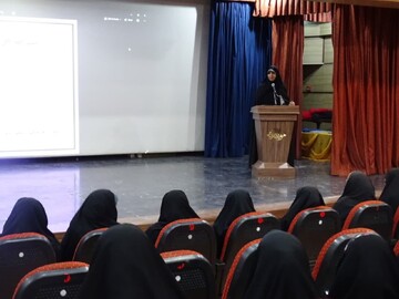 تصاویر/ گردهمایی طلاب اهل قلم مدارس علمیه خواهران استان اصفهان