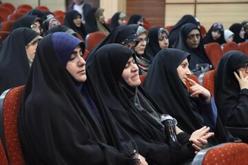 گردهمایی طلاب اهل قلم مدارس علمیه خواهران استان اصفهان در قاب تصویر